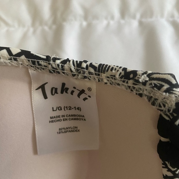Tahiti bikini top size large black& white - Picture 3 of 5
